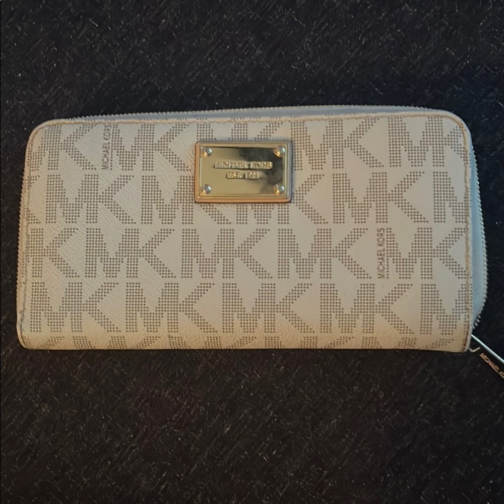 Michael kors wallet